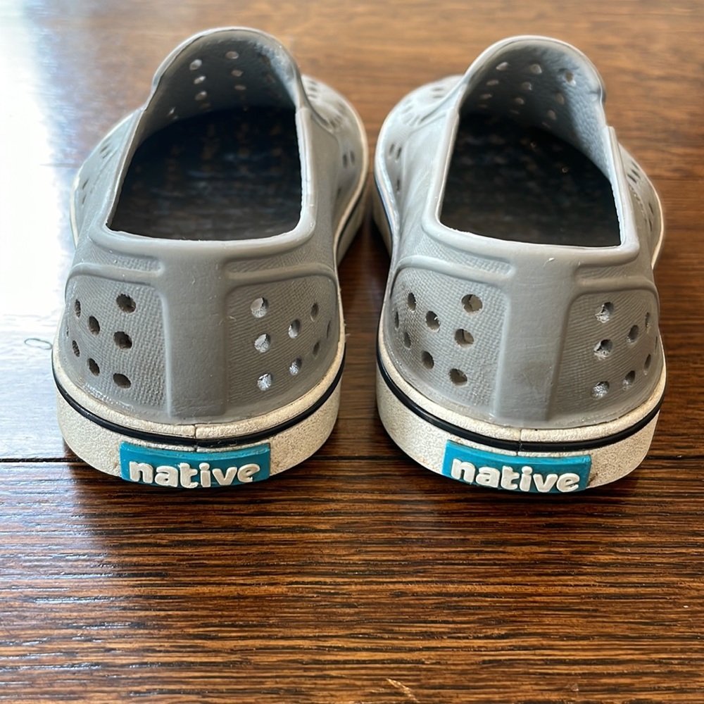 Native Shoes - Picture 2 of 5
